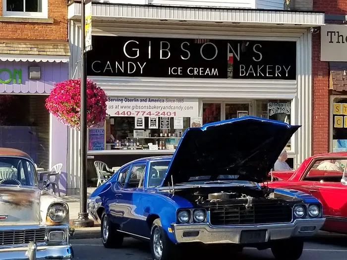 Gibson's Food Mart & Bakery Picture 1