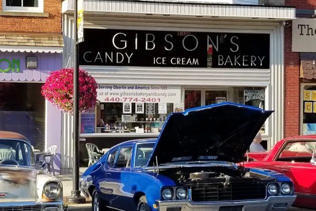 Gibson's Food Mart & Bakery