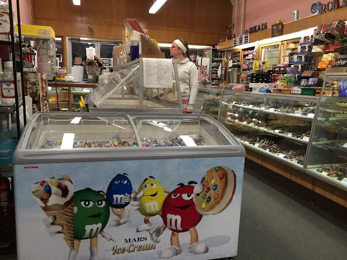 Gibson's Food Mart & Bakery Picture 5