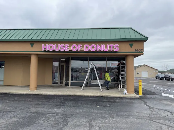 The House of Donuts Picture 6