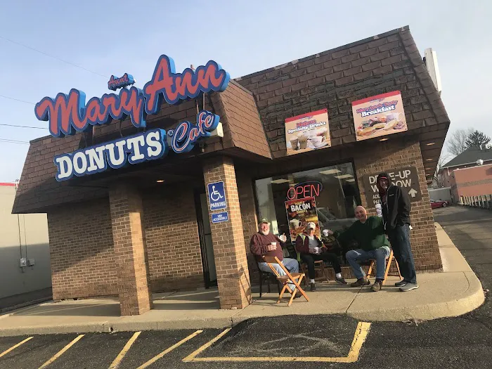 Mary Ann Donuts Shop Picture 8