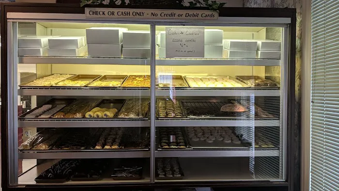 Litty's Cakes and Cookies Picture 10