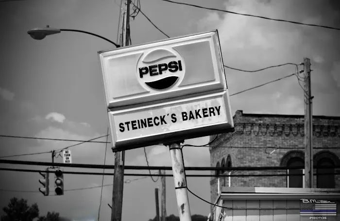 Steineck's Donuts & Cakes Picture 8