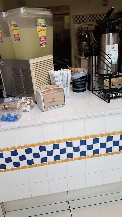 Auntie Anne's Picture 8