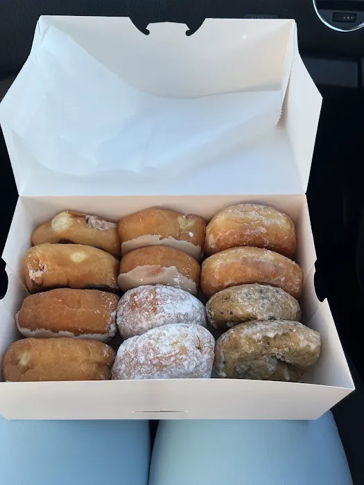 Yum-Ee Donuts Picture 5