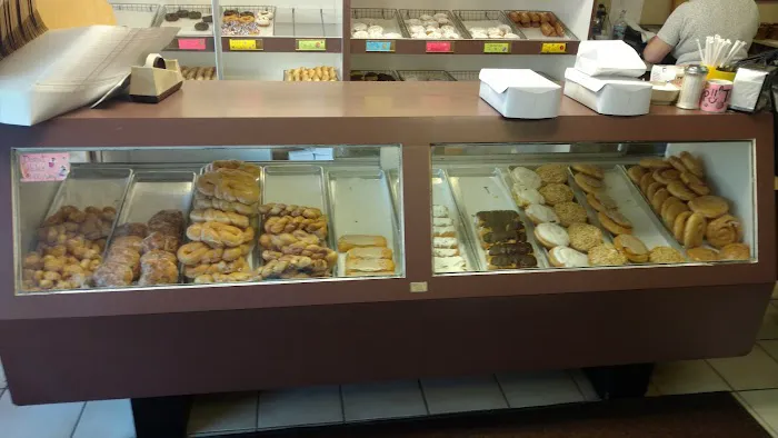 Yum-Ee Donuts Picture 3