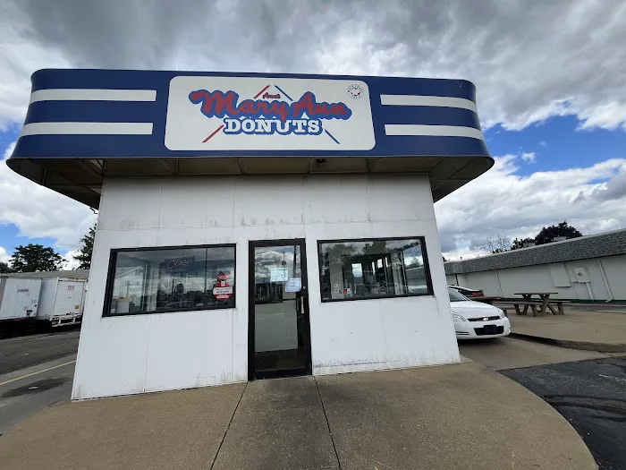 Mary Ann Donuts Shop Picture 5