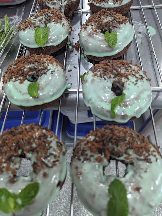 Lake Donuts Picture 7