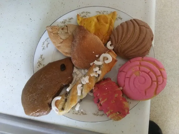El Aguila Bakery Picture 7