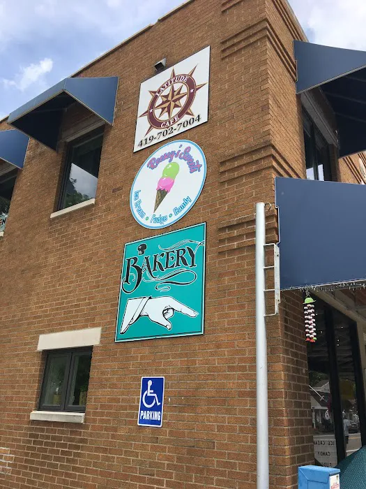Pickle & Chips Bakery - Marblehead, OH Picture 3