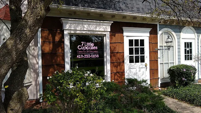 7 Little Cupcakes Picture 1