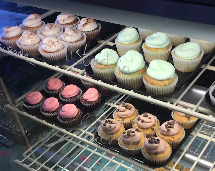 7 Little Cupcakes Picture 5