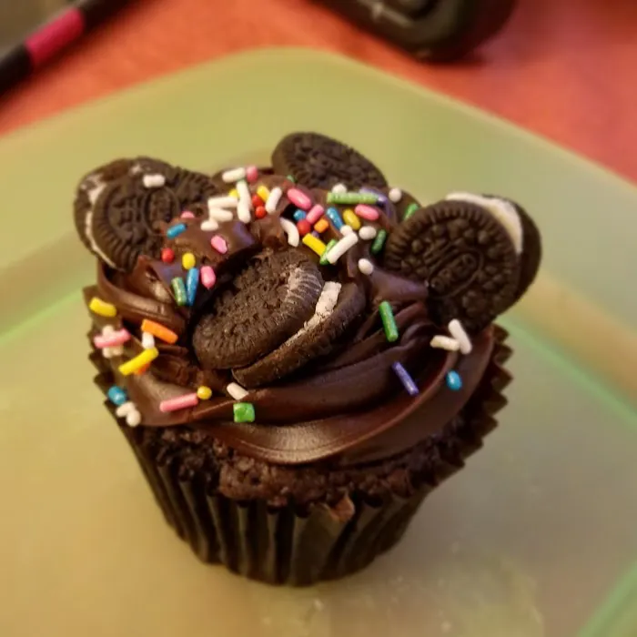 Alyssa's Cakes and Confections Picture 3