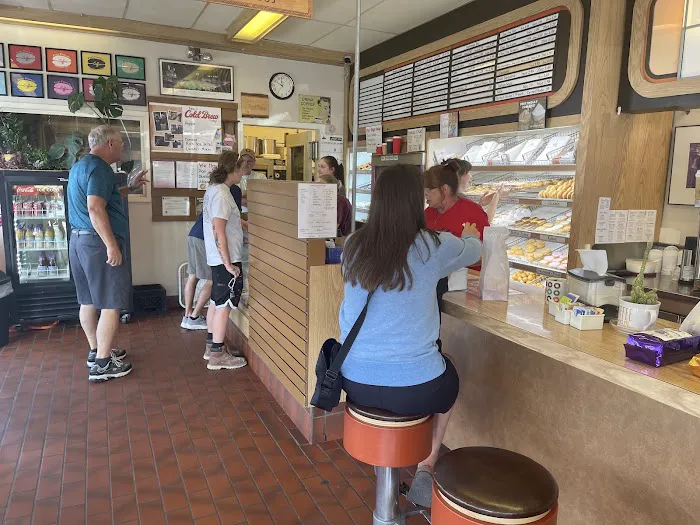 Fort Findlay Coffee & Doughnut Shoppe Picture 9