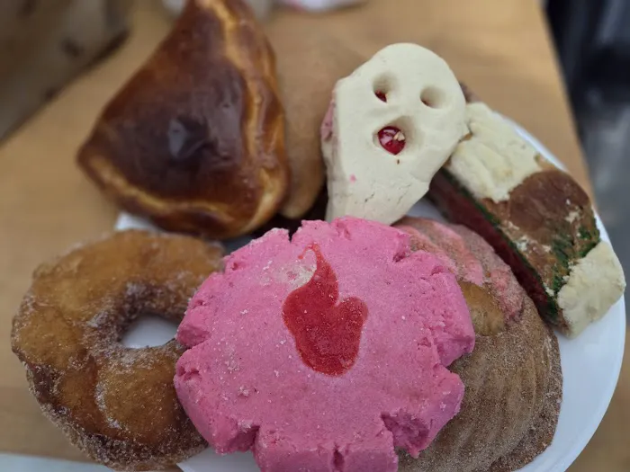 Teleras bakery Picture 4