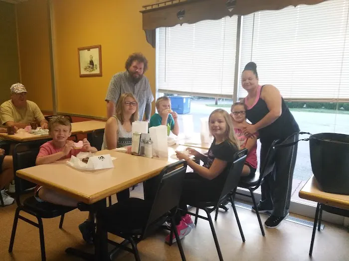 Don's Donut Shoppe Picture 4
