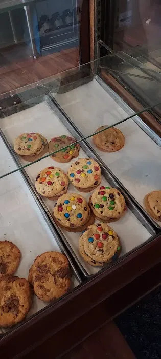 Main Street Sweets Picture 7