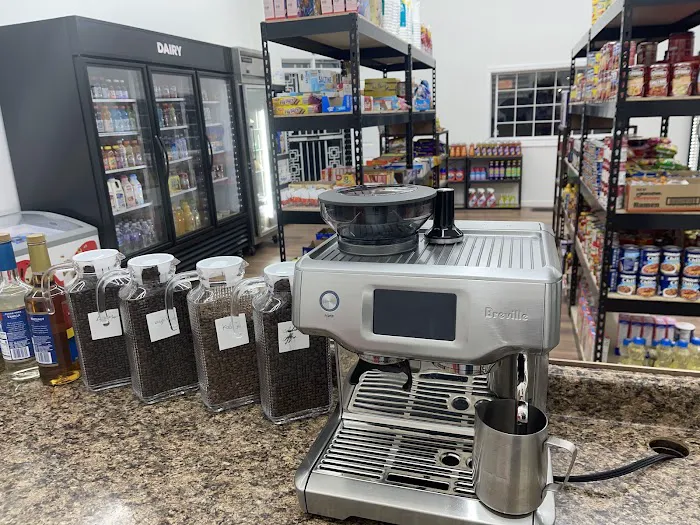 Leona Market - Mediterranean Bakery & Grocery Picture 4