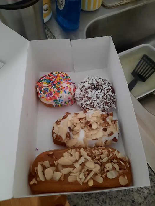 St. Louis Hills Donut Shop Picture 4