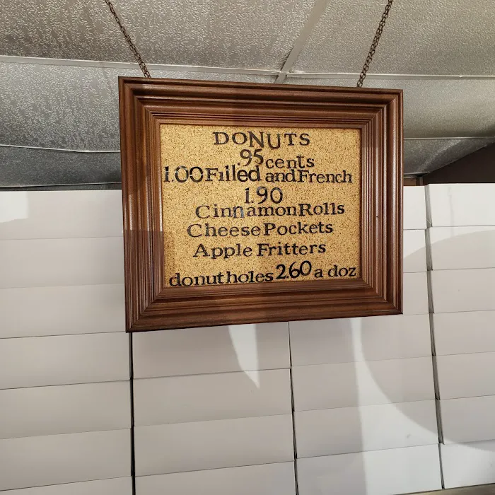 St. Louis Hills Donut Shop Picture 6