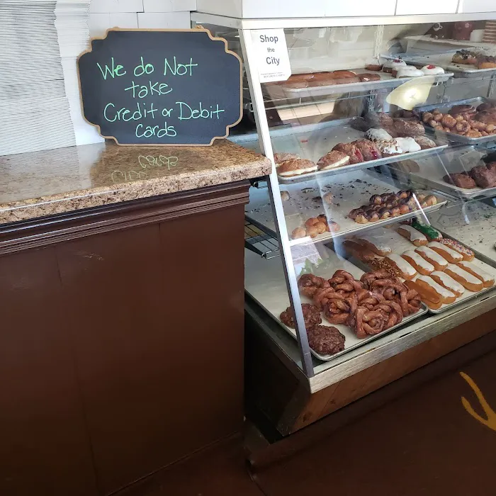 St. Louis Hills Donut Shop Picture 9