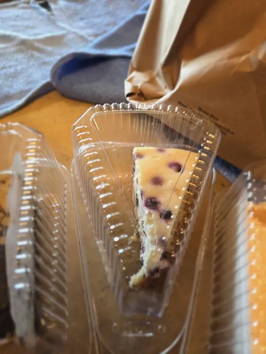 Hank's Cheesecakes on the Hill Picture 8