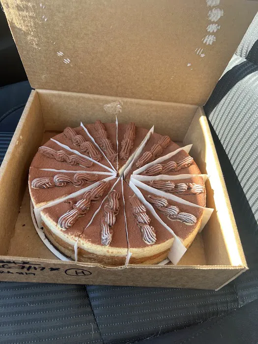 Hank's Cheesecakes on the Hill Picture 10