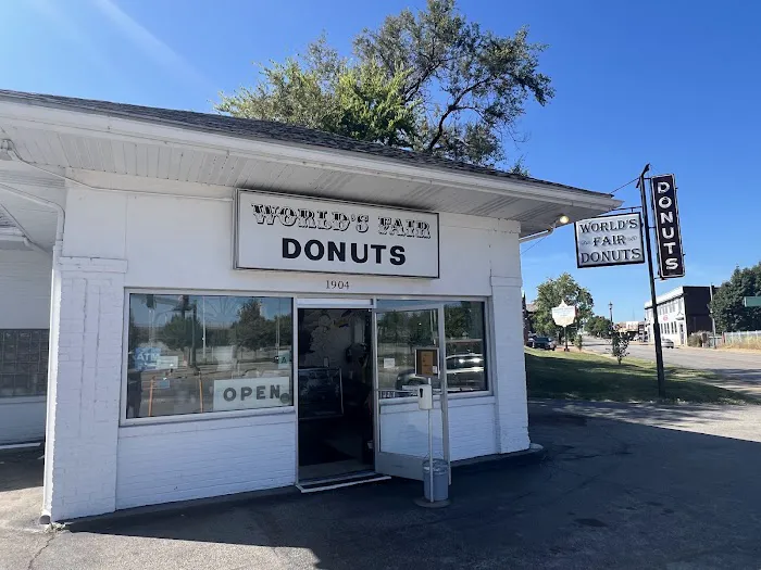 World's Fair Donuts Picture 4