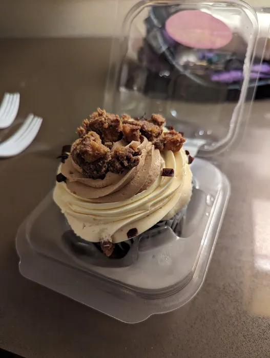 Union Station Cookies and Cupcakes Picture 7