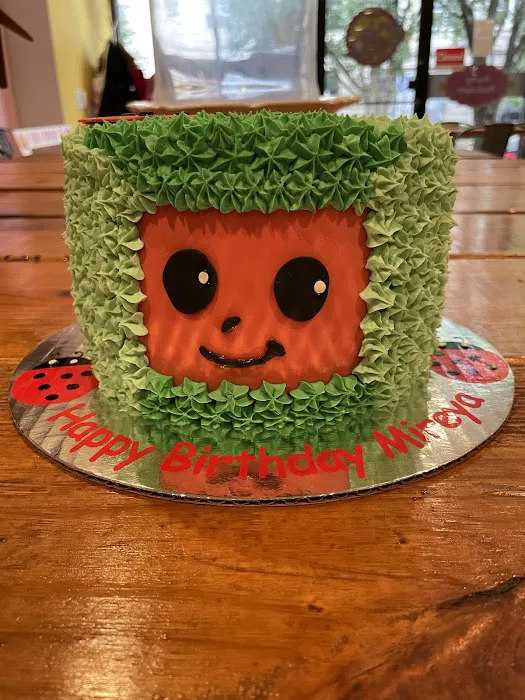 Cake Fusion – Decorated Cupcake & Cake Party Picture 1
