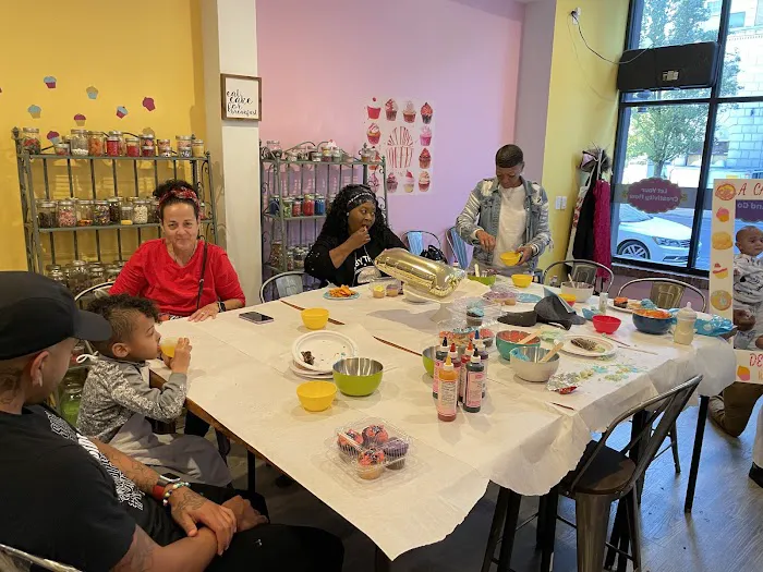 Cake Fusion – Decorated Cupcake & Cake Party Picture 4