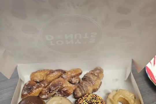 Tonyu2019s Donuts & Cafe