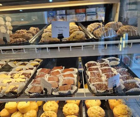 La Bonne Bouchu00e9e Patisserie & Cafe