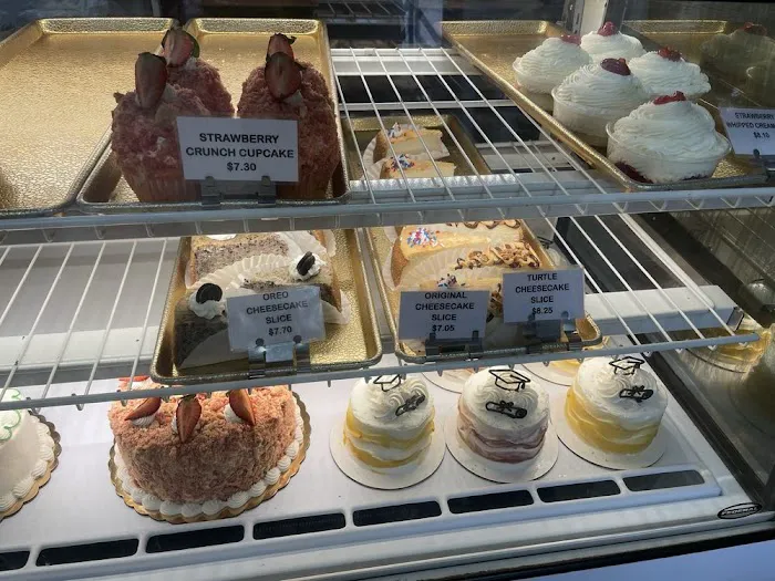 Helfer's Pastries Picture 10