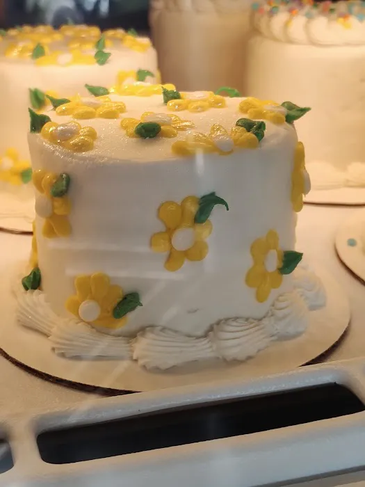 Helfer's Pastries Picture 3