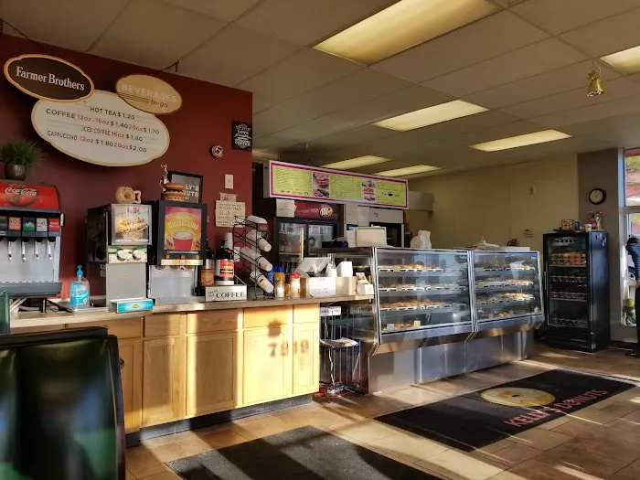 Kelly's Donuts Picture 7