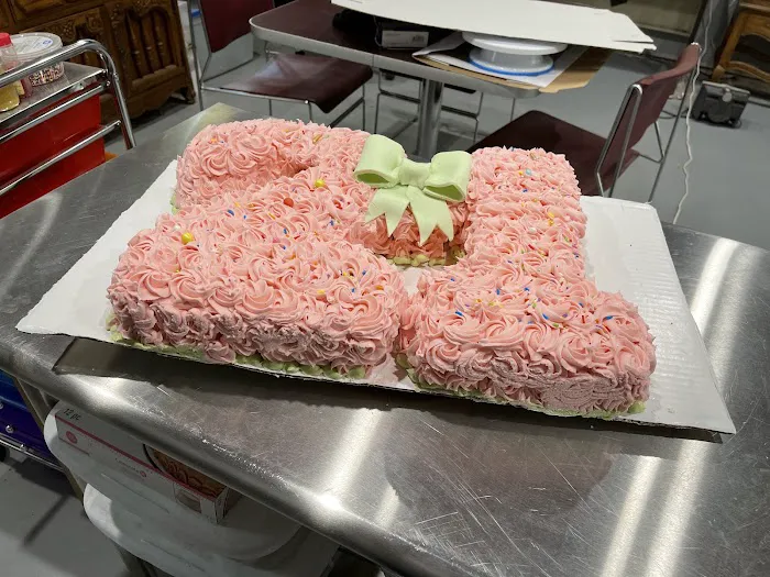Alley’s Cakes & Pies Picture 3