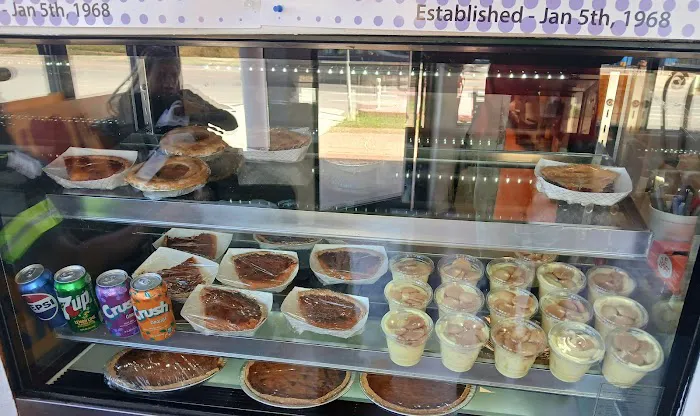 Country Girl's Pie Shop Picture 5
