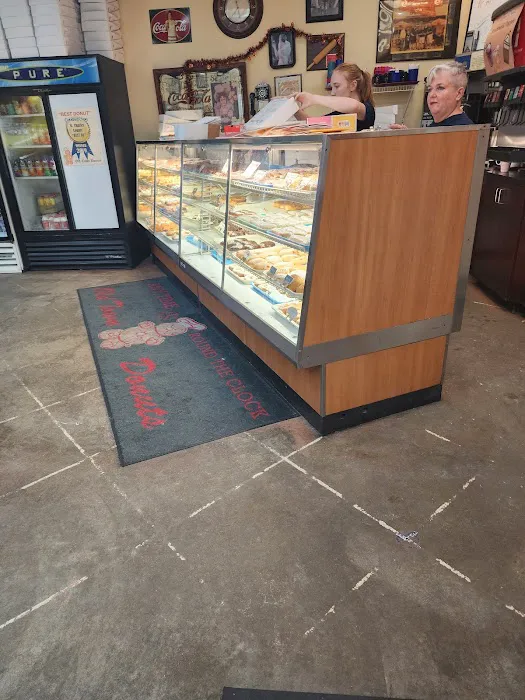 Old Town Donut Shop Picture 5