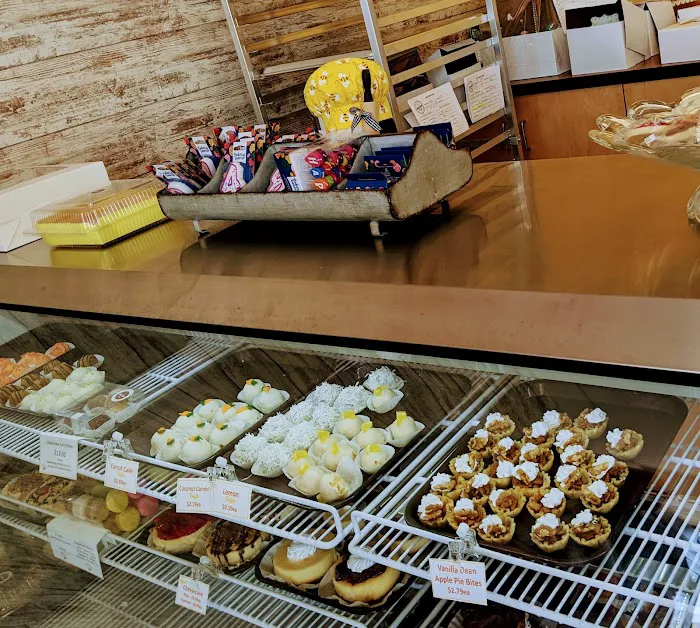 Sweet Spot Cake Shoppe Picture 4