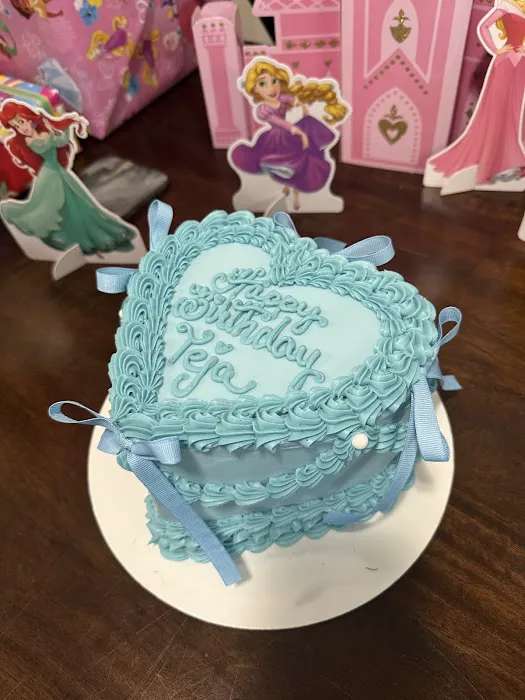 Sweet Spot Cake Shoppe Picture 5