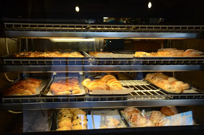 222 Artisan Bakery Picture 4