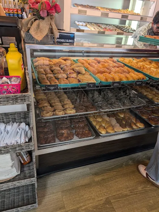 Yummy Donut Palace (boba tea, smoothie, coffee) Picture 10