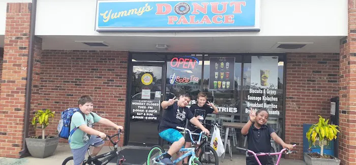 Yummy Donut Palace (boba tea, smoothie, coffee) Picture 3