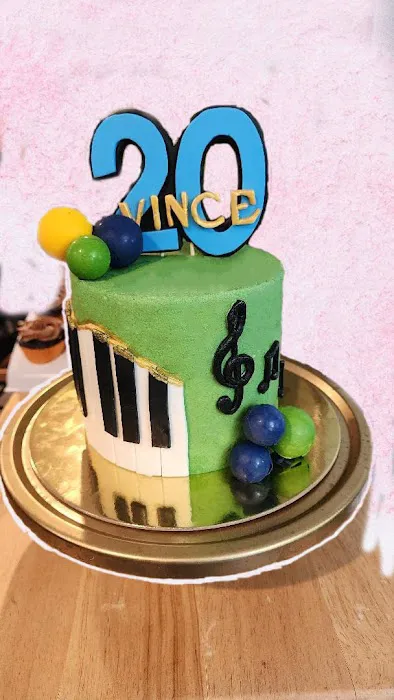 Cake Focused by Ivory Picture 2