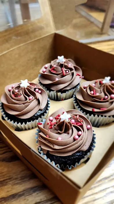 Cake Focused by Ivory Picture 4