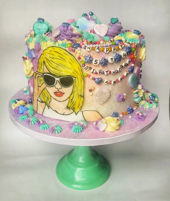 Sarah Bakes Cakes Picture 6