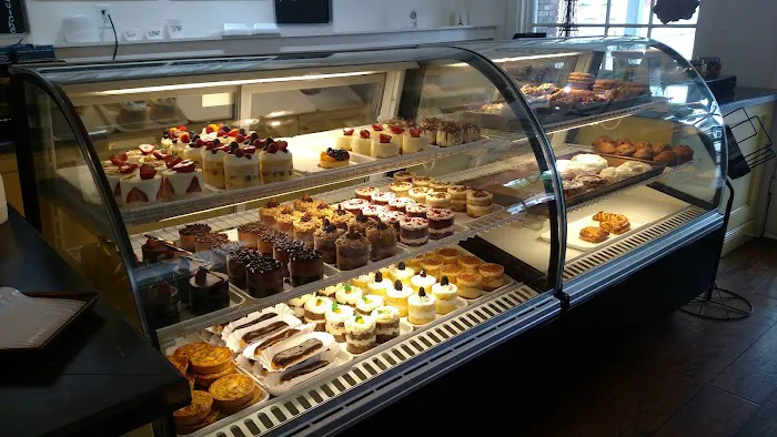 French Kiss Pastries Picture 8