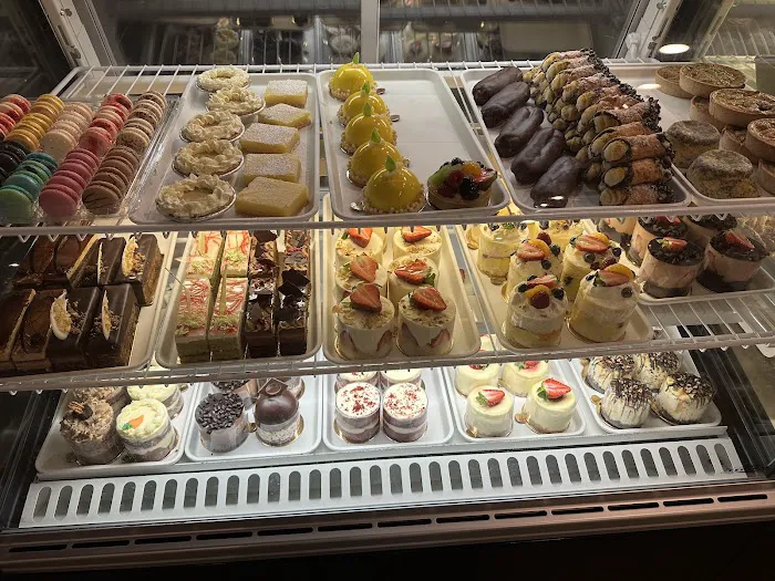 French Kiss Pastries Picture 3