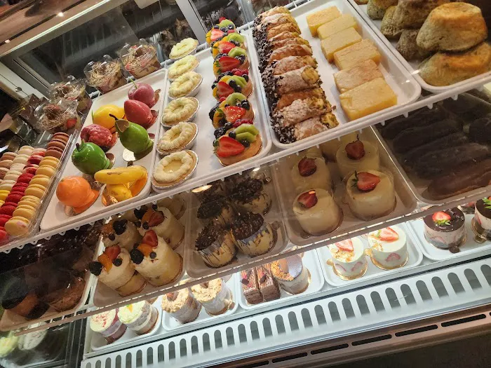 French Kiss Pastries Picture 4